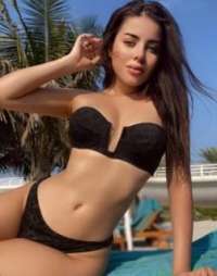 Büyüleyici Bir Gece için Güzel Slav Eskort