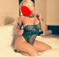 Slav Escort Bayan: Zarif, Küçük ve Konforlu